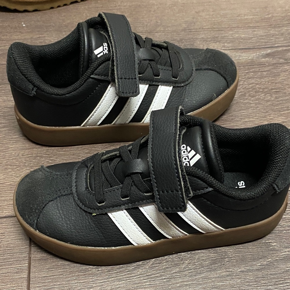 Adidas VL court Kids Black and White Sneakers